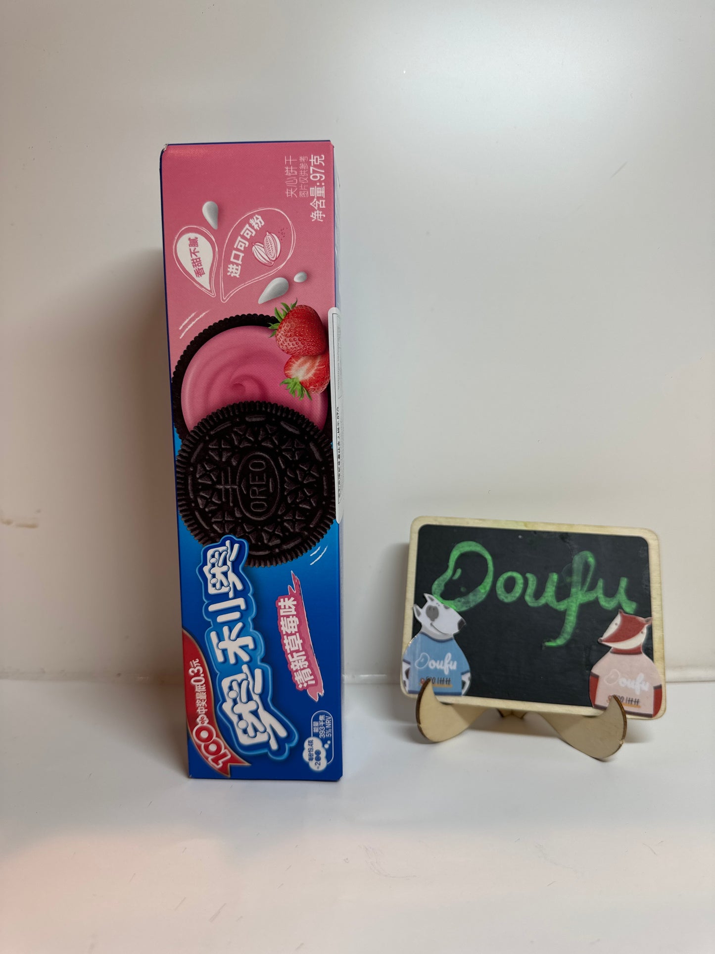 Oreo biscuit strawberry 奥利奥草莓味97g