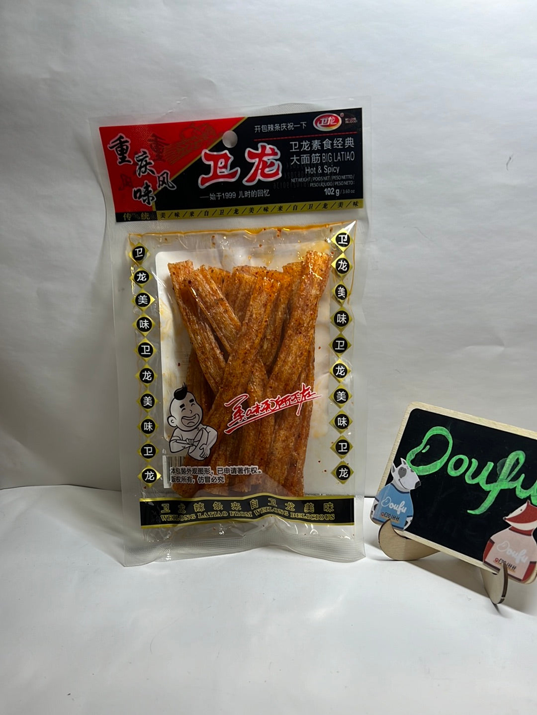 WL Latiao Gluten Strips Hot Spicy flavour 卫龙辣条大面筋 102g